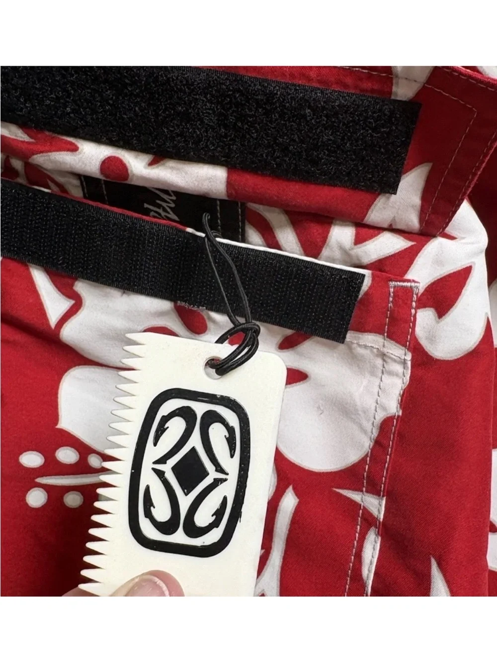 MAUI BUILT Board Shorts Trunks Hawaiian Tribal Floral Red White Mens 40 x 11